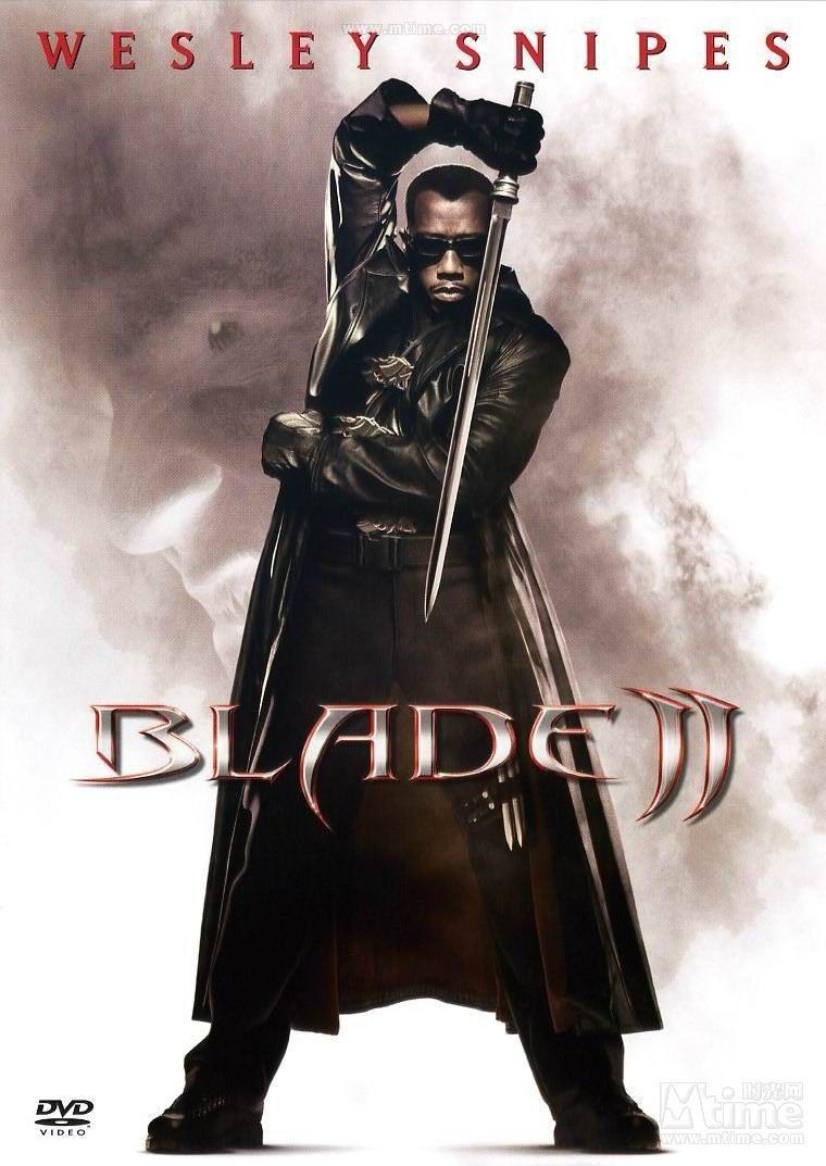 《刀锋战士》1-3部(国语版)血浆、动作与反叛的吸血鬼史诗,充满港片气质的好莱坞电影